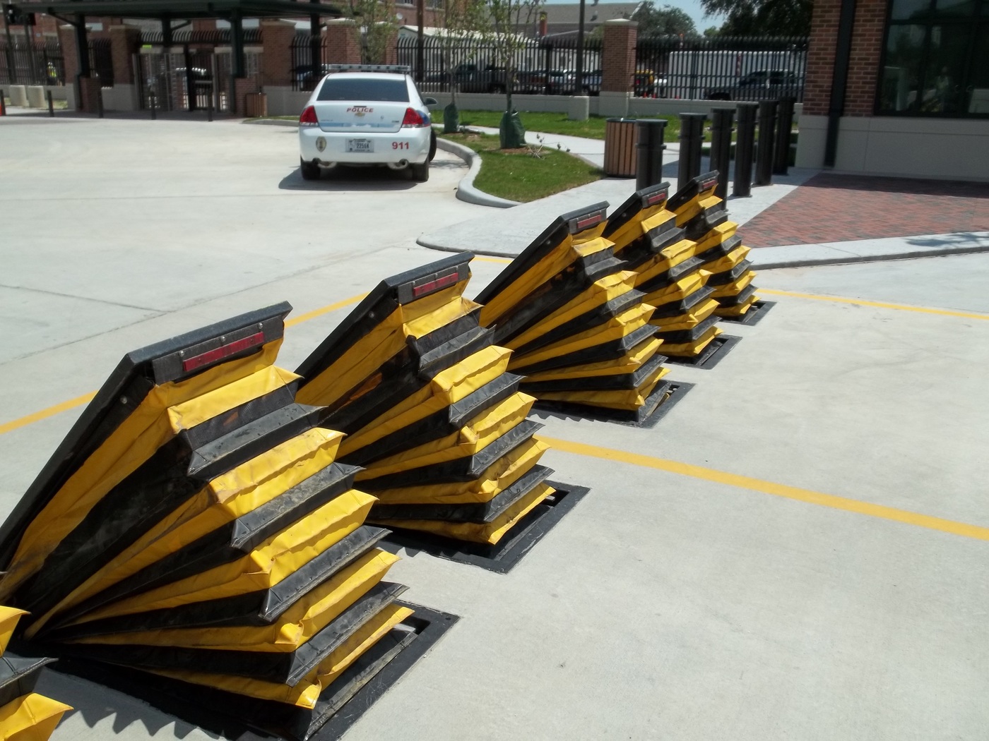 black and yellow wedge barrier