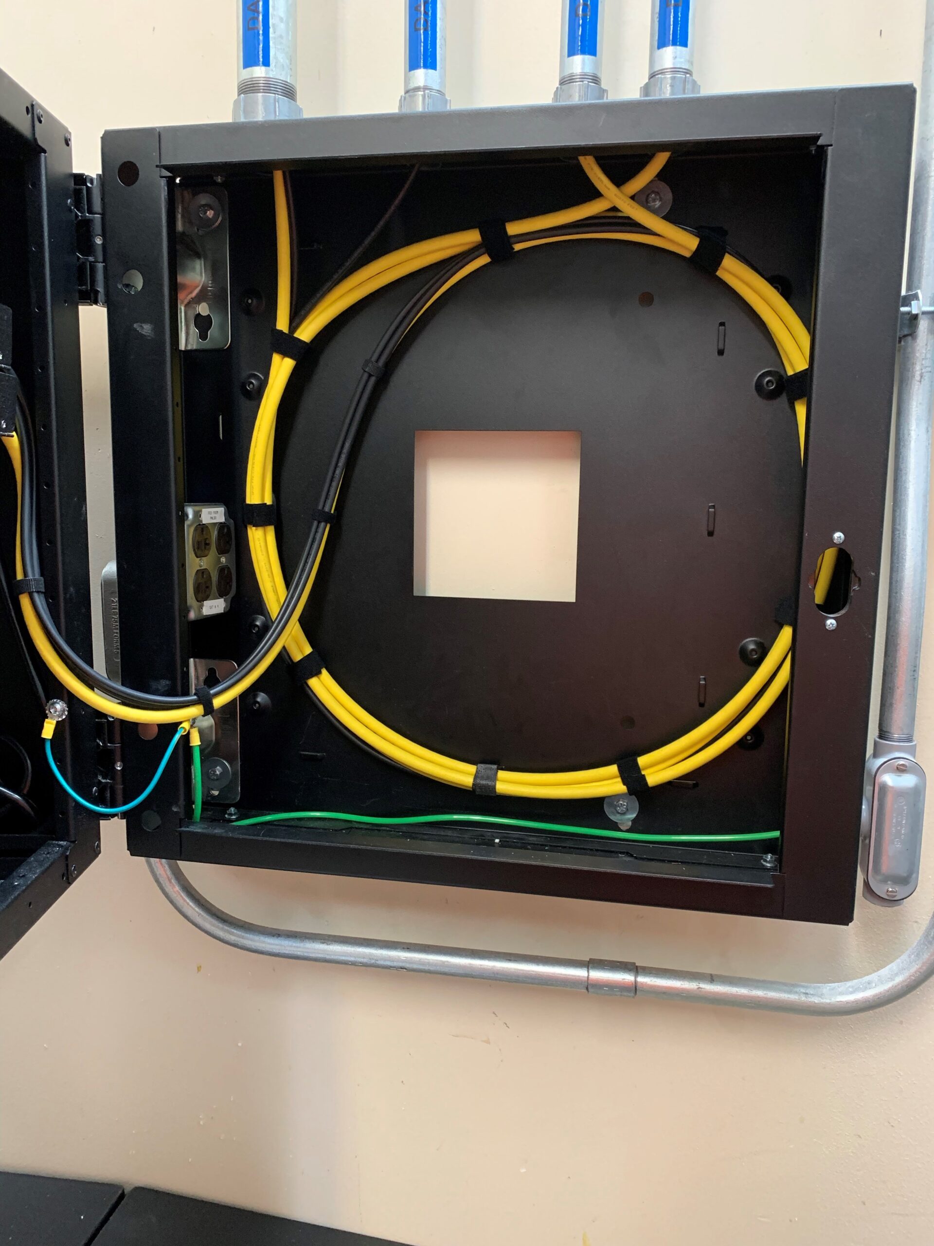 fibers in structured cabling system